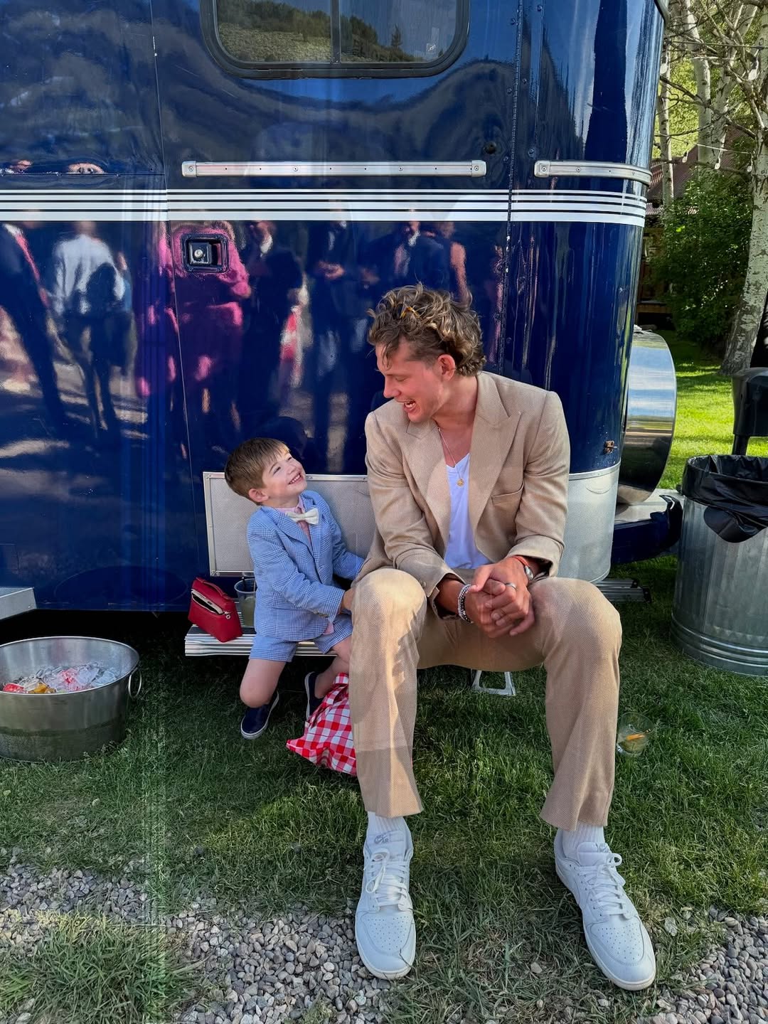 可以得到, 的合影与球