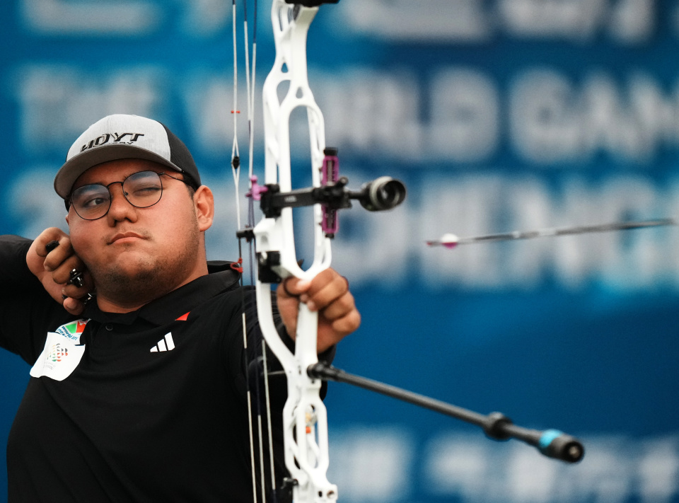 bqJUB, Ct, 新华社记者