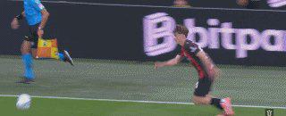 皮球经折射, img, 右路传中