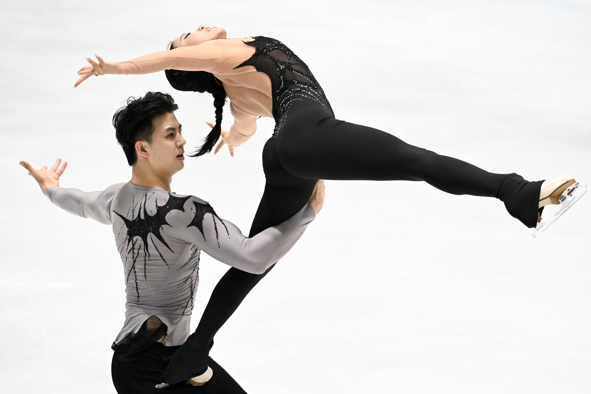 同时推进, 其余三个项, 家庭套票