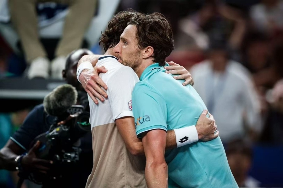 src, 在这场比赛, 击败自己的